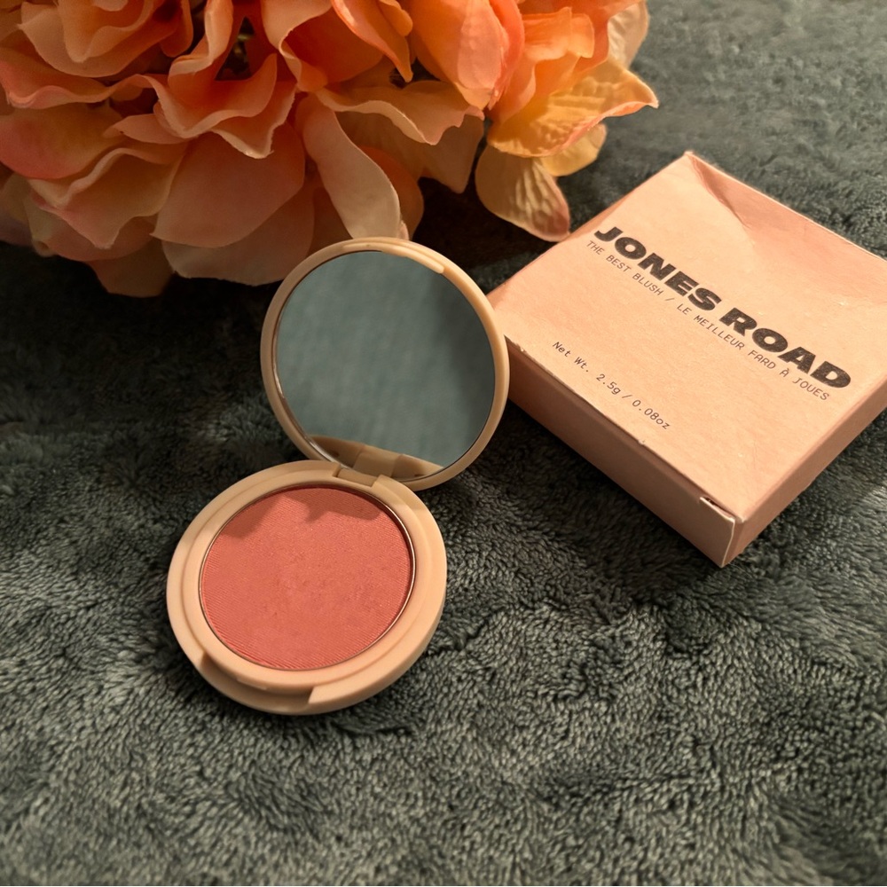 Jones Road – The Best Blush in Rosy Idyll (0.08 oz)